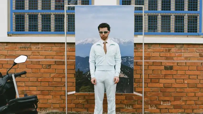 Contestant Image - URI