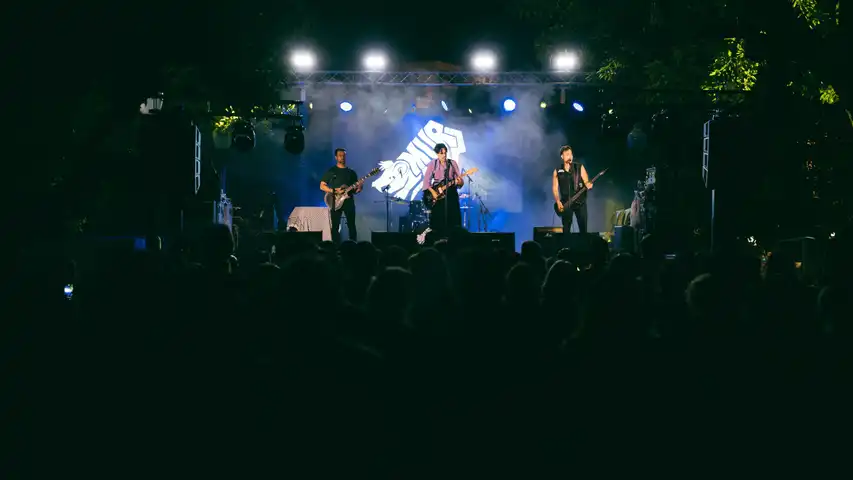 Contestant Image - M.U.R.