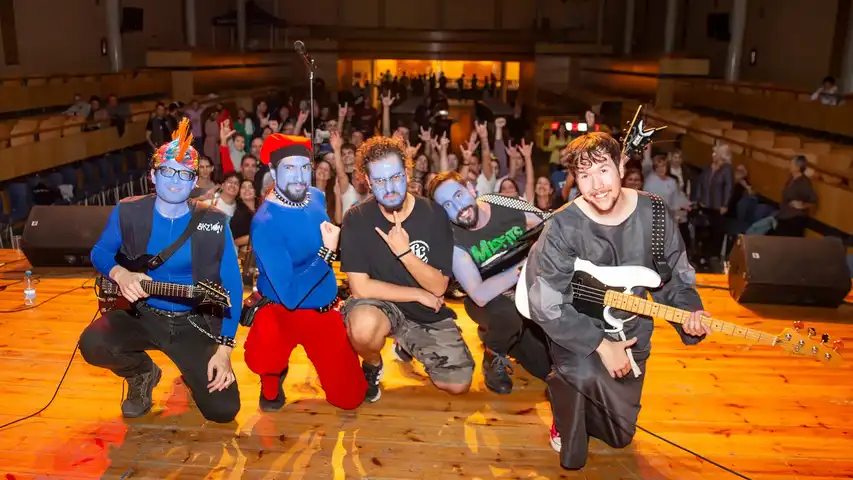 Contestant Image - Els Barrufets Antisistema