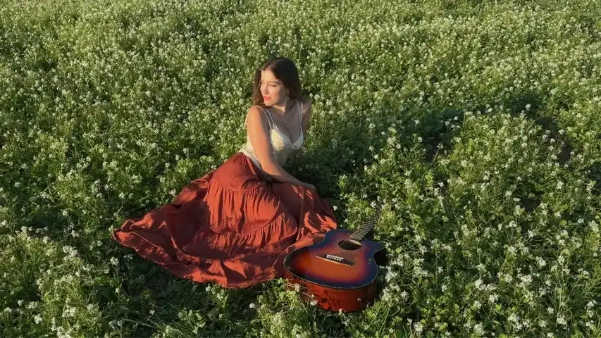 Contestant Image - Lauve Contestant Image - Lauve