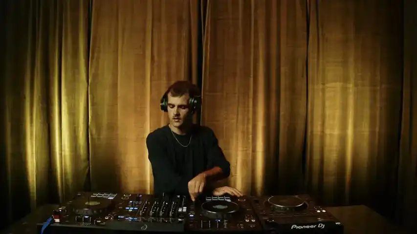 Contestant Image - Sparky