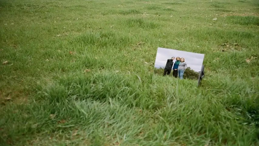 Contestant Image - Tesis