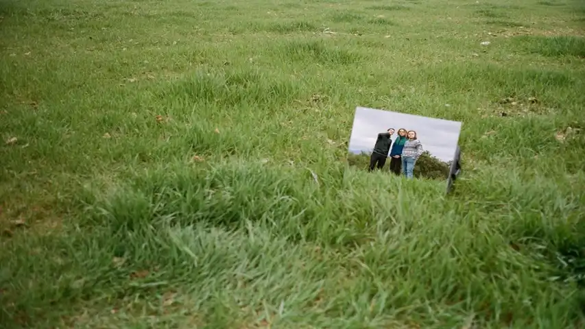 Contestant Image - Tesis