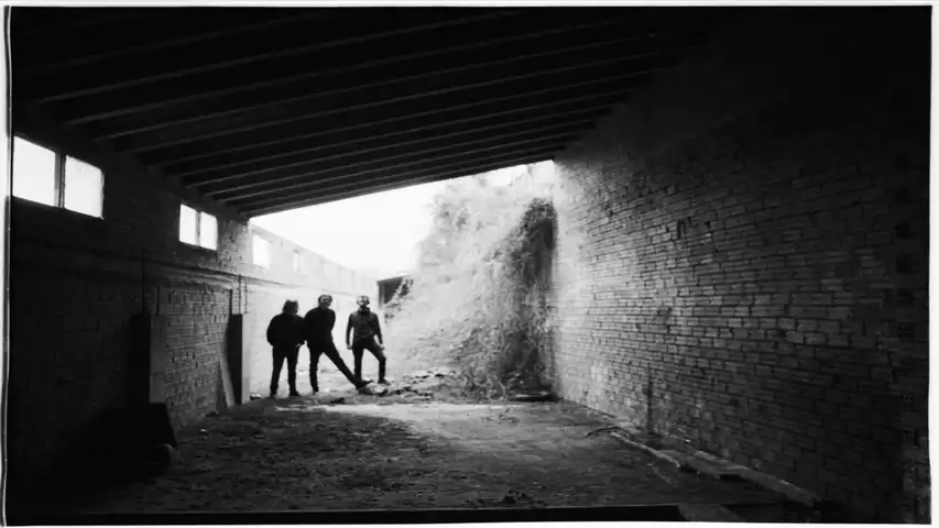 Contestant Image - Tesis