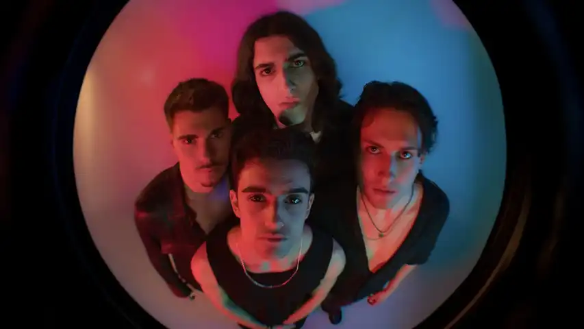 Contestant Image - IKARÛS