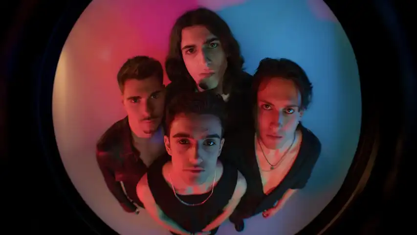 Contestant Image - IKARÛS