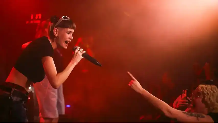 Contestant Image - La Civit