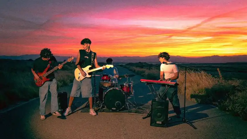 Contestant Image - La Bola 8